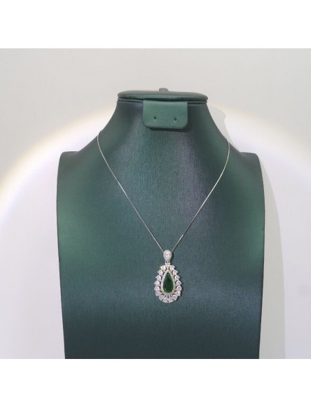 Natural emerald with water drop pendant necklace