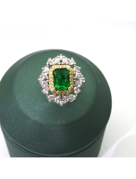 Natural emerald inlaid two-color square gem ring