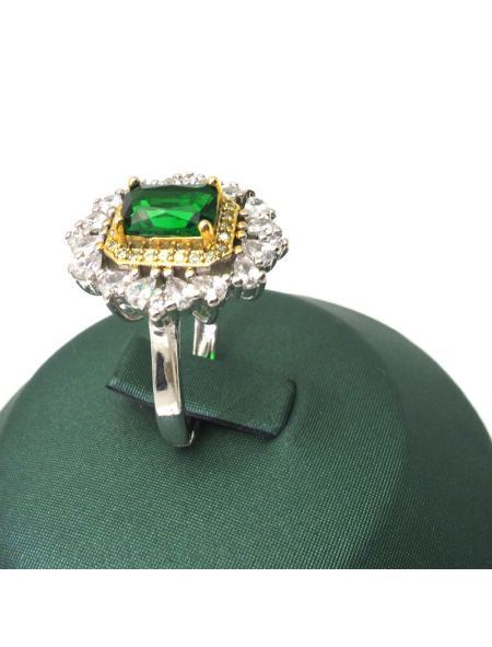 Natural emerald inlaid two-color square gem ring