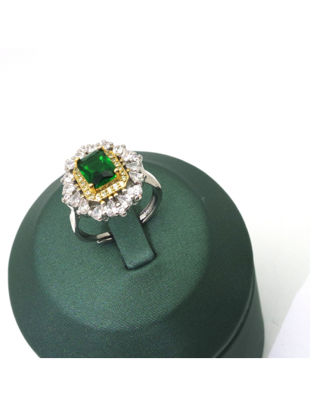 Natural emerald inlaid two-color square gem ring