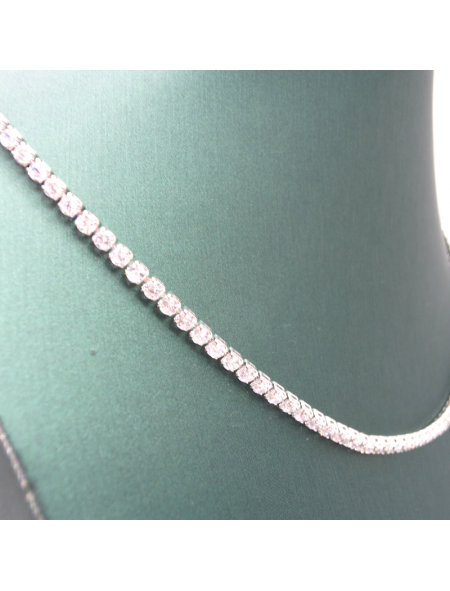 Simple single chain necklace